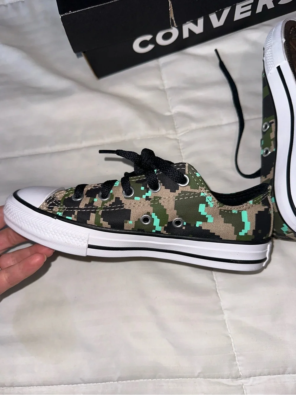 Converse Camouflage Low Top Sneakers in Green, Black, Tan